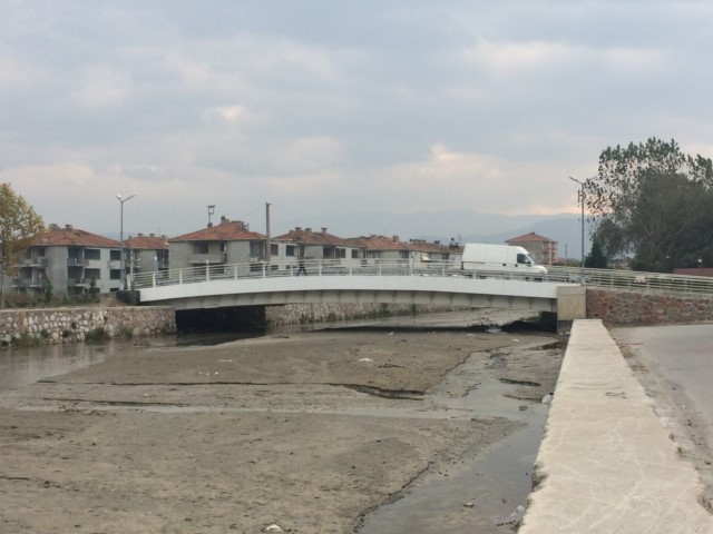 Gölcük Barbaros Hayrettin Paşa Parkı ve İhsaniye  Sahil Parkı Arası Köprü 