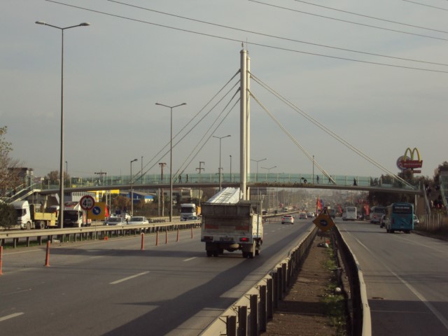 K.B.B. Çayırova Kavşağı Yaya Üst Geçit Köprüsü